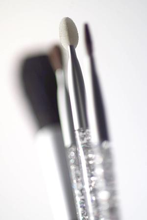 コンタクトレンズの最新トレンドと安心通販サイトの選び方を徹底解説